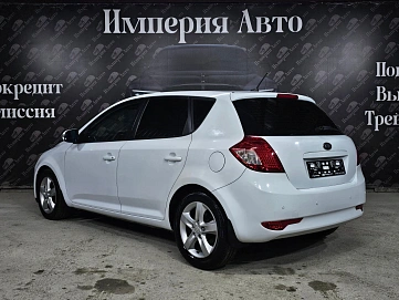 Kia Ceed, 2011г, передний привод, автомат