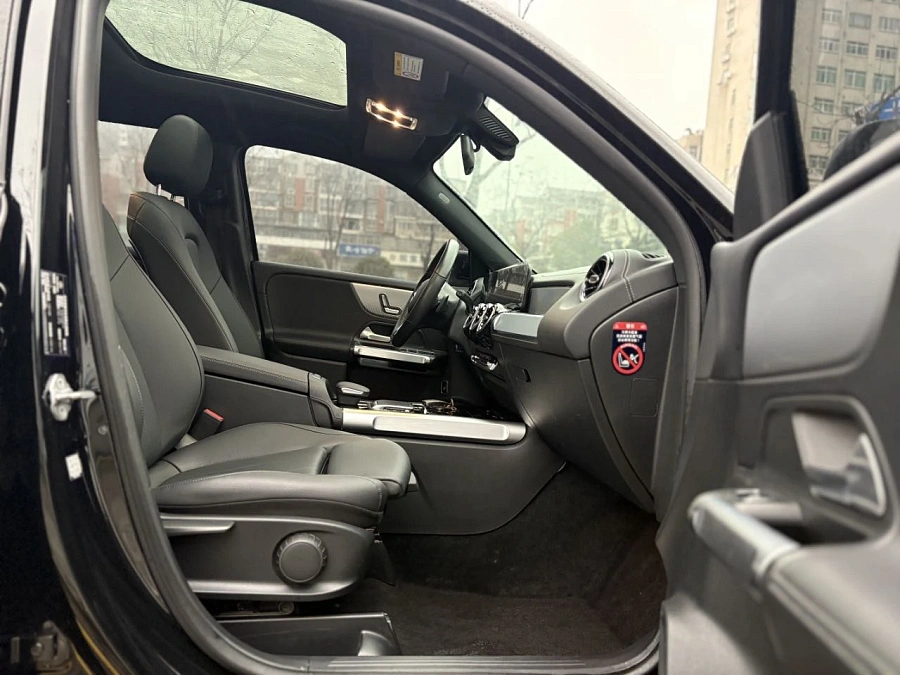 Mercedes-Benz GLB, 2021г., передний привод, робот