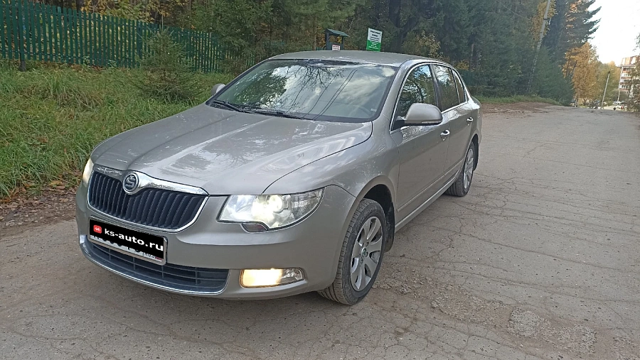 Skoda Superb, 2011г., передний привод, автомат