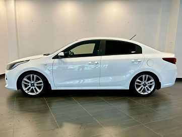 Kia , 2020г., передний привод, автомат