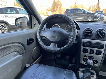 Renault Logan, 2005г, передний привод, механика