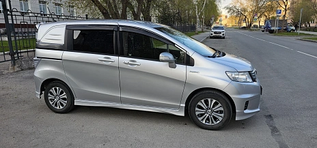 Honda Freed, 2012г, передний привод, вариатор