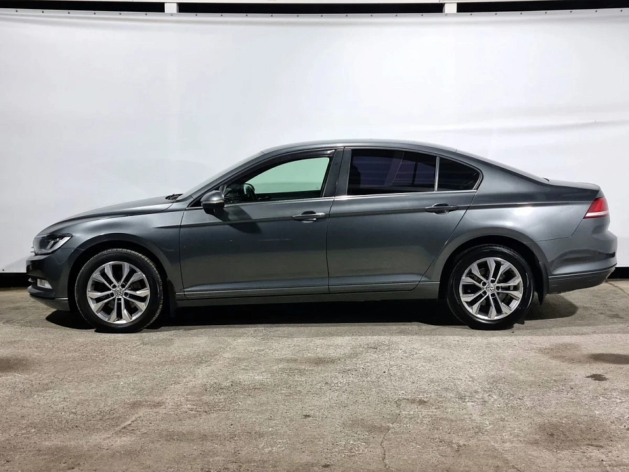 Volkswagen Passat, 2016г., передний привод, робот