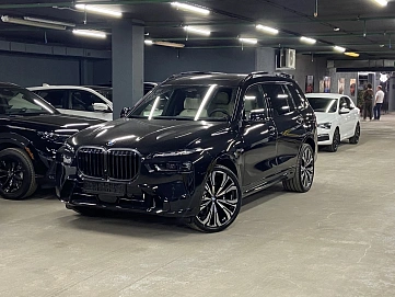 BMW X7, 2025г, полный привод, автомат