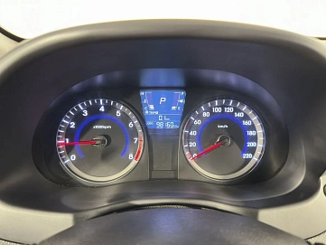 Hyundai Solaris, 2012г, передний привод, автомат