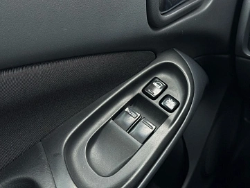 Nissan Almera, 2005г, передний привод, механика