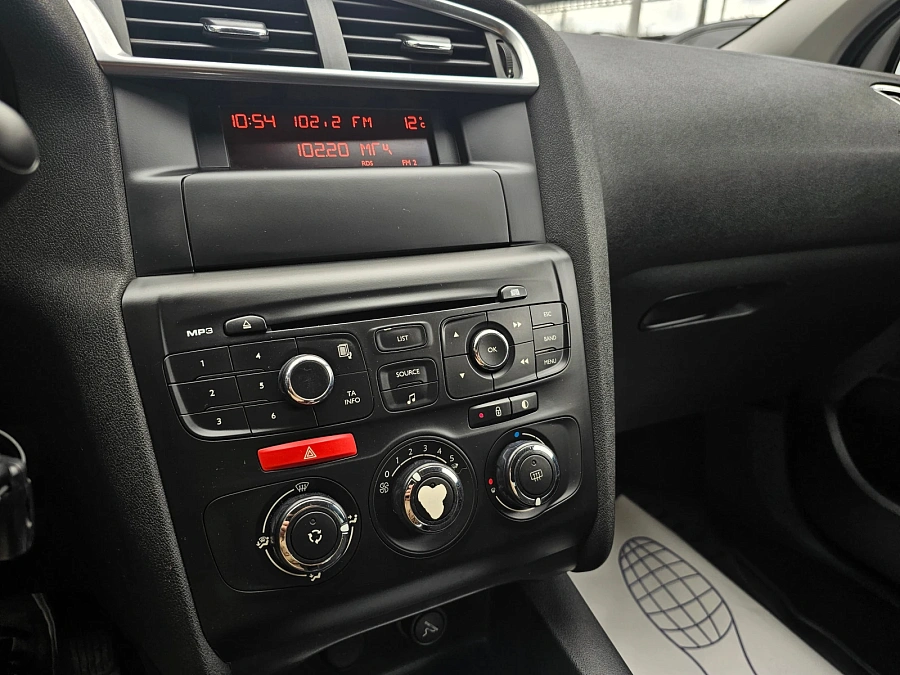 Citroen C4, 2012г., передний привод, автомат