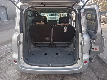 Toyota Sienta, 2015г, передний привод, вариатор