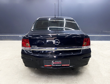 Opel Astra, 2014г, передний привод, механика