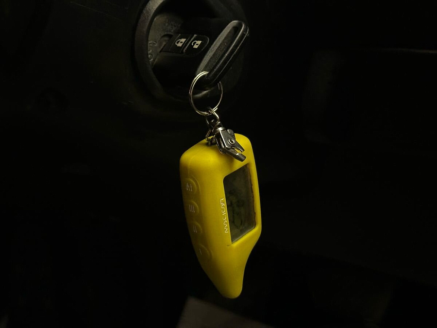 Nissan Qashqai, 2012г., передний привод, вариатор