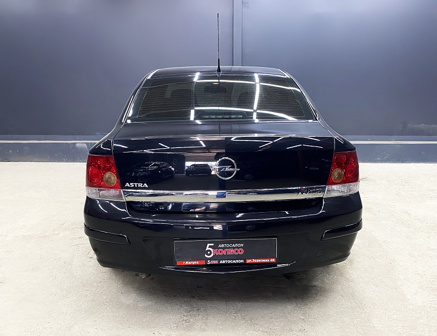 Opel Astra, 2014г., передний привод, механика
