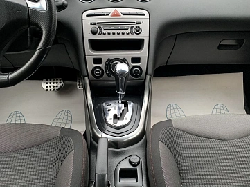 Peugeot 308, 2011г, передний привод, автомат