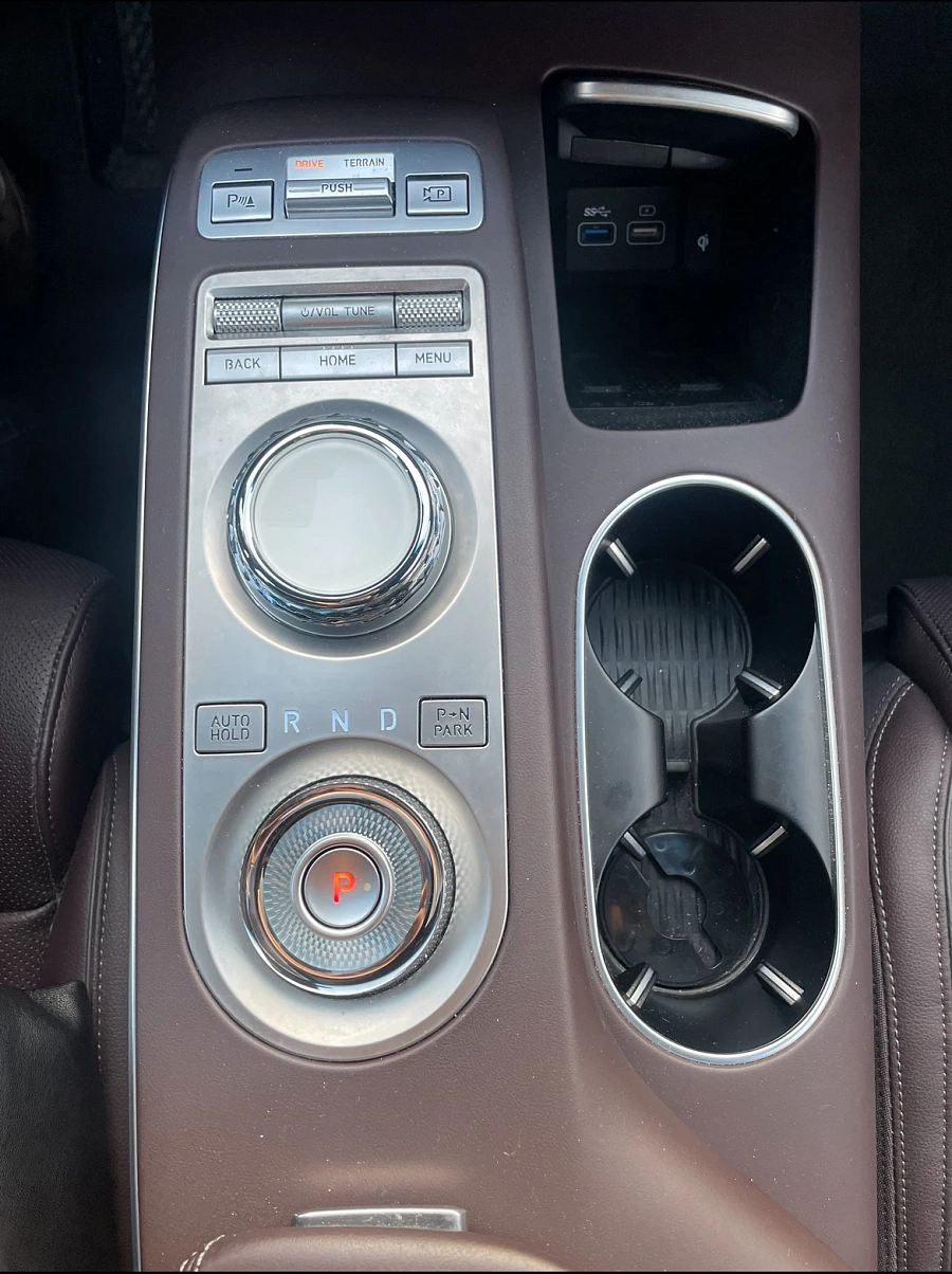 Genesis GV70, 2021г., полный привод, автомат