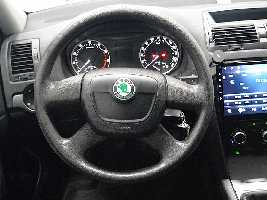 Skoda Octavia, 2012г., передний привод, механика
