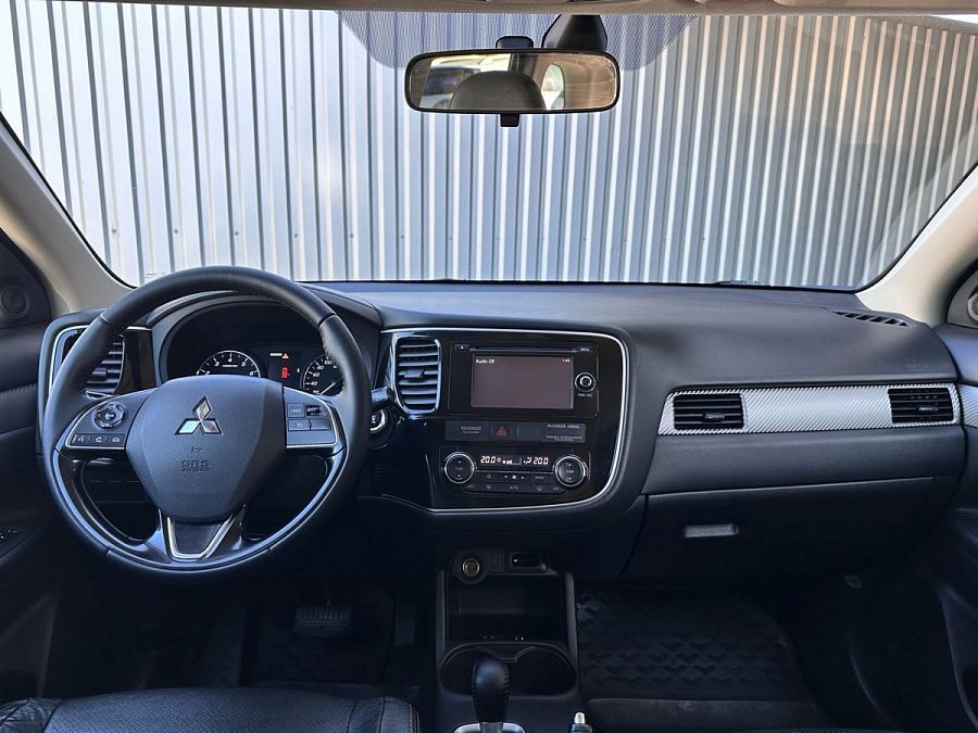 Mitsubishi Outlander, 2015г., полный привод, вариатор