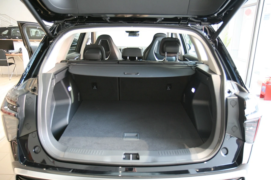 Hongqi HS3, 2025г., передний привод, робот