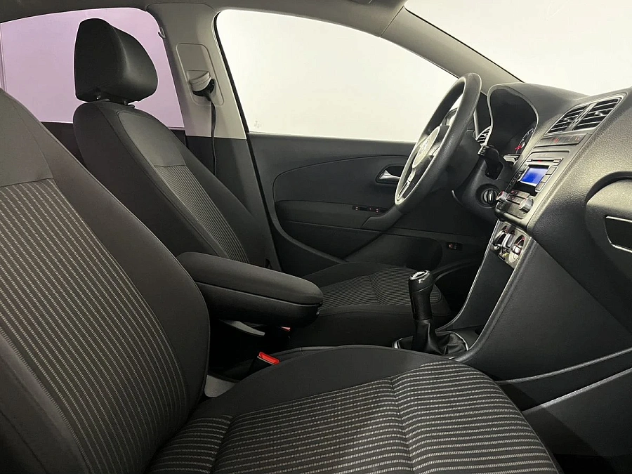 Volkswagen Polo, 2011г., передний привод, механика