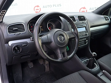 Volkswagen Golf, 2012г, передний привод, механика