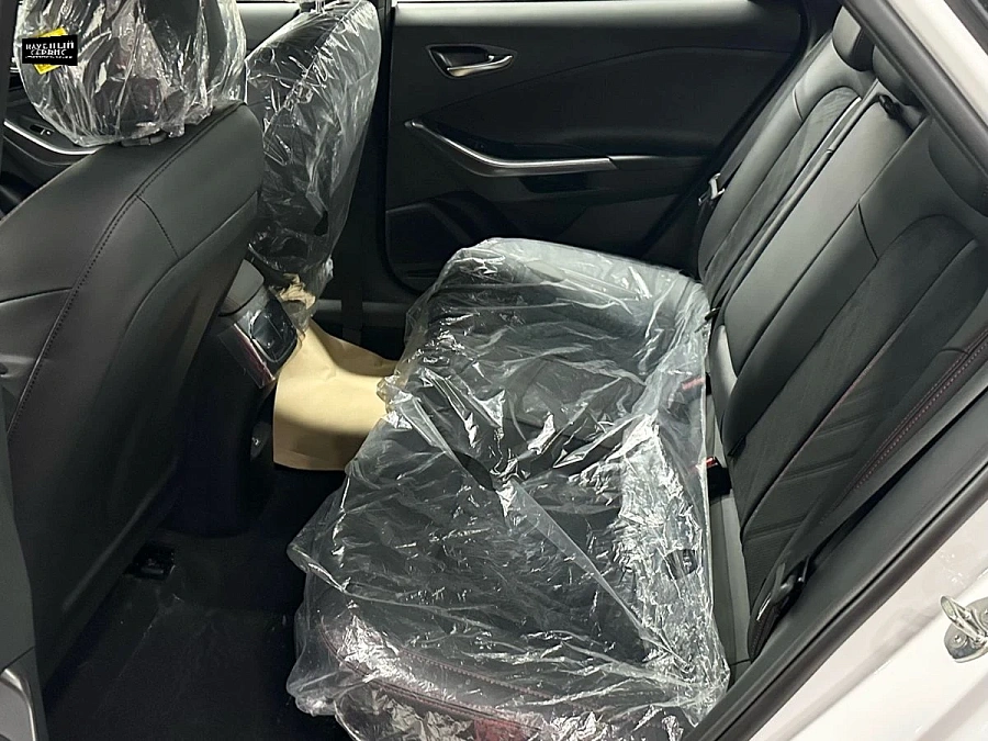 Hyundai Lafesta, 2025г., передний привод, робот