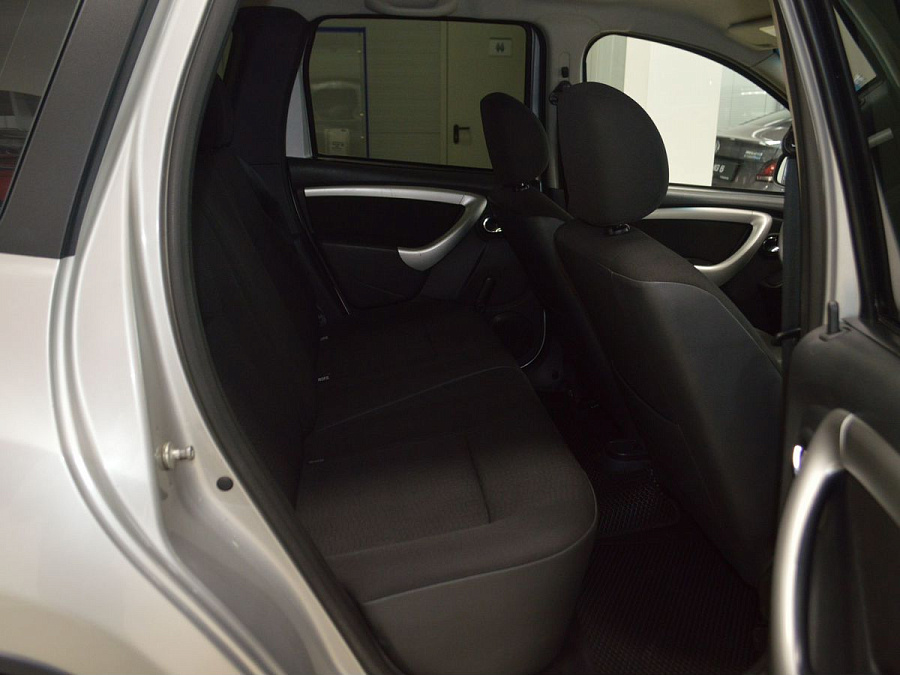 Nissan Terrano, 2015г., передний привод, автомат