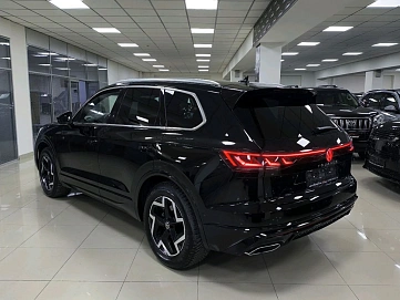 Volkswagen Touareg, 2025г, полный привод, автомат