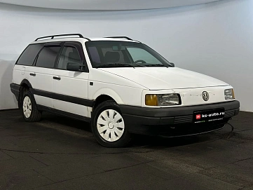 Volkswagen Passat, 1988г., передний привод, механика
