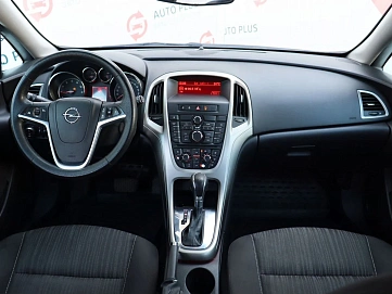 Opel Astra, 2010г, передний привод, автомат