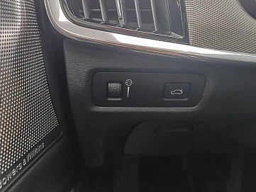 Volvo S90, 2017г, передний привод, автомат