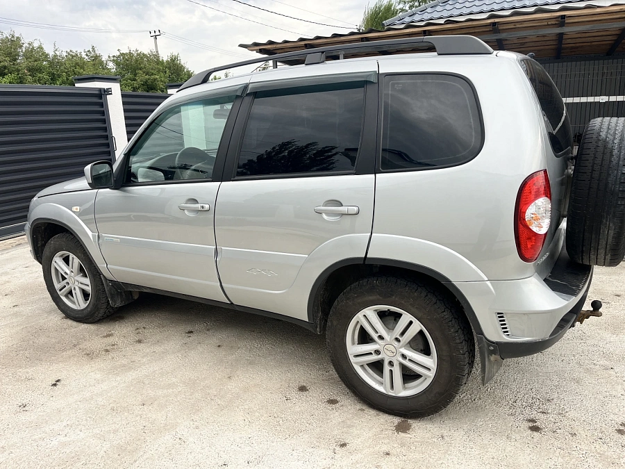 Chevrolet Niva, 2015г., полный привод, механика