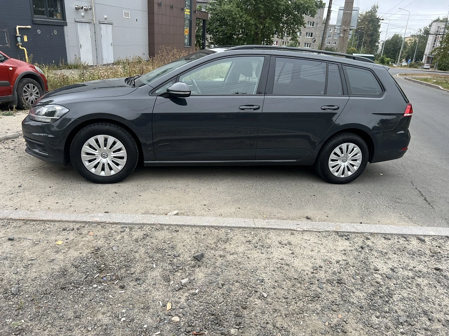 Volkswagen Golf, 2019г., передний привод, механика