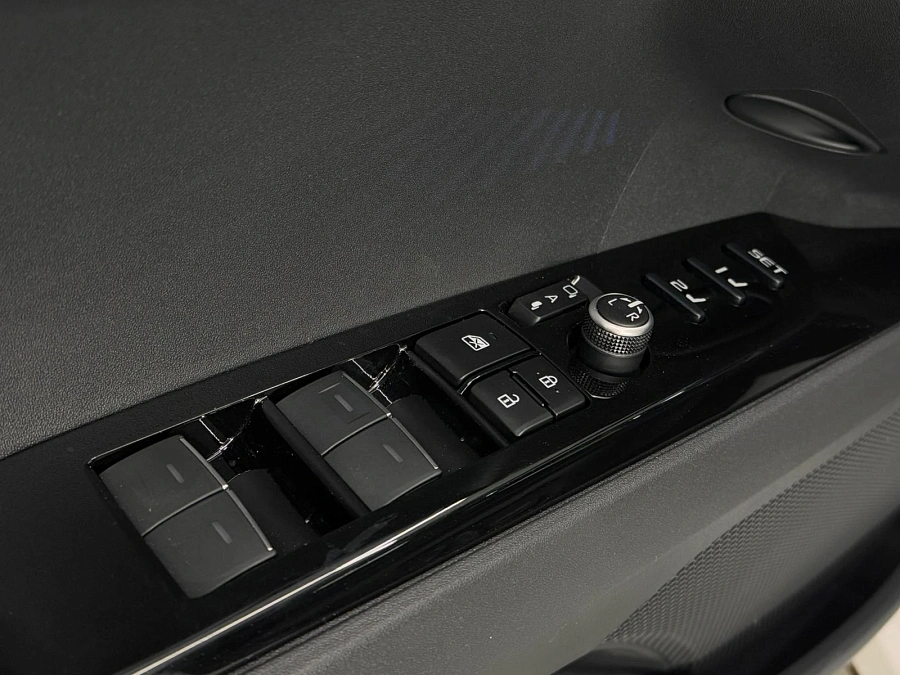 Toyota Camry, 2025г., передний привод, вариатор