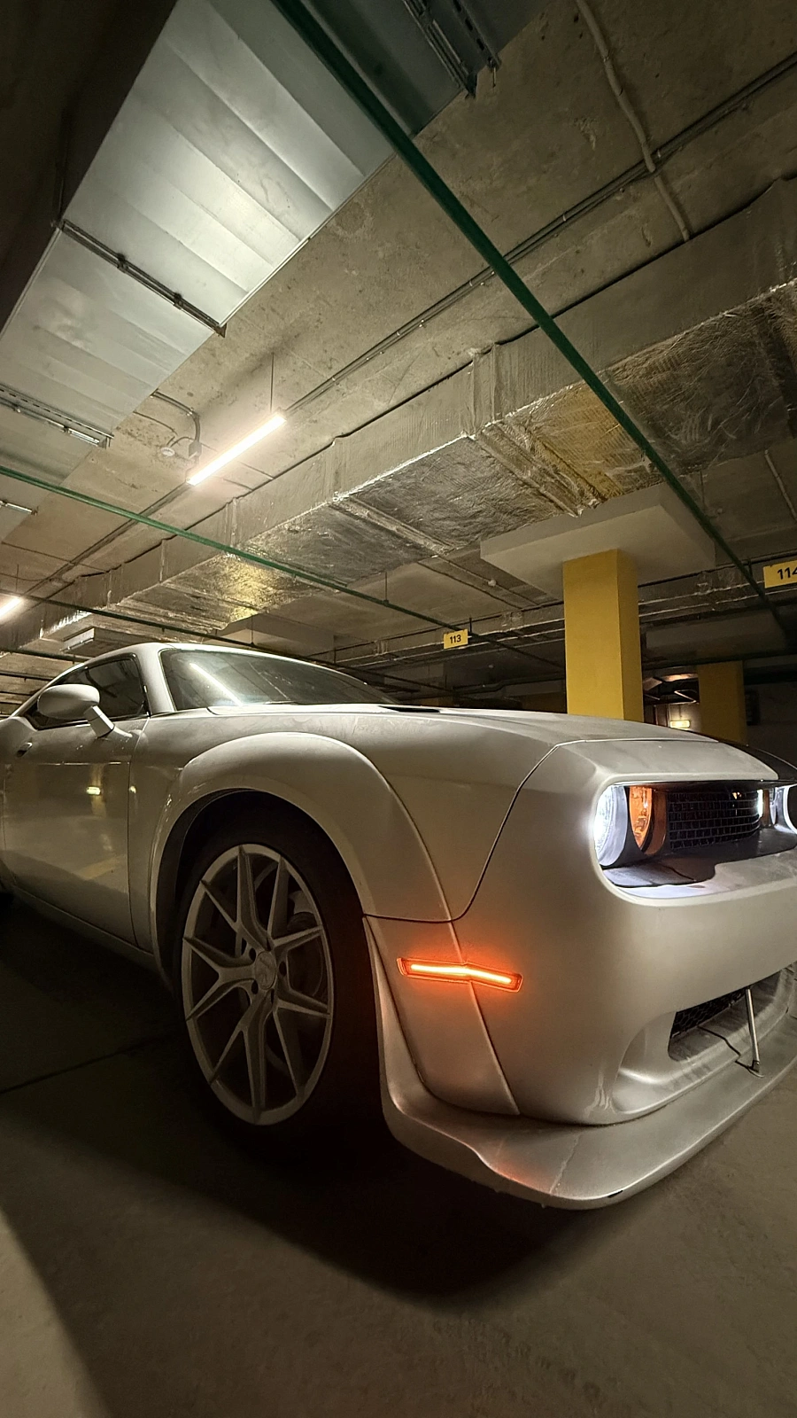 Dodge Challenger, 2012г., задний привод, автомат