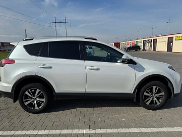 Toyota RAV4, 2019г, полный привод, автомат