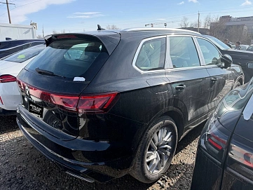 Volkswagen Touareg, 2025г, полный привод, автомат