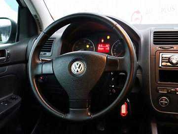 Volkswagen Golf, 2006г, передний привод, механика