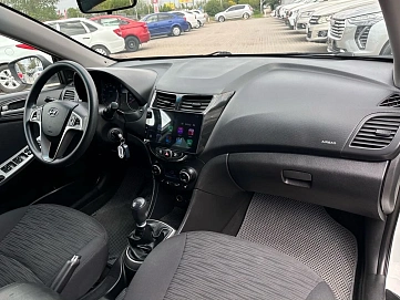 Hyundai Solaris, 2015г, передний привод, механика