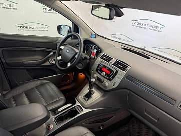 Ford Kuga, 2011г, передний привод, автомат