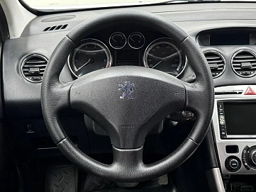 Peugeot 308, 2010г, передний привод, автомат