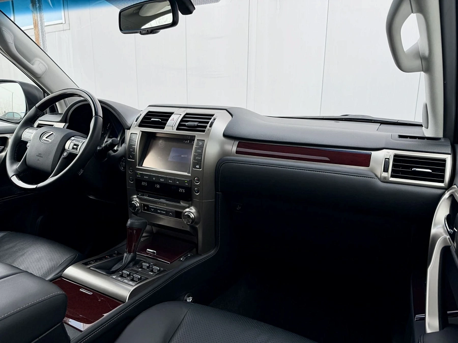 Lexus GX, 2014г., передний привод, автомат