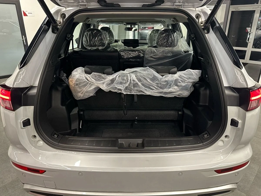 Mitsubishi Outlander, 2023г., передний привод, вариатор