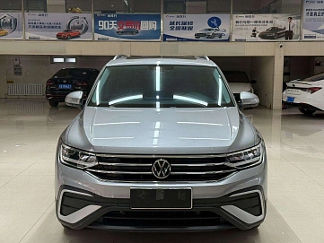 Volkswagen Tiguan, 2022г, передний привод, робот