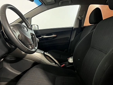 Toyota Auris, 2008г, передний привод, робот
