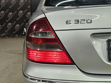 Mercedes-Benz E-Класс, 2004г, задний привод, автомат