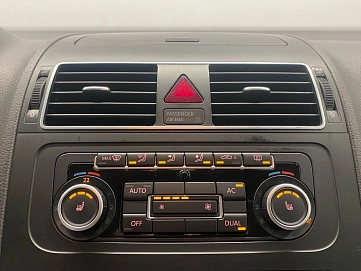 Volkswagen Touran, 2011г, передний привод, механика