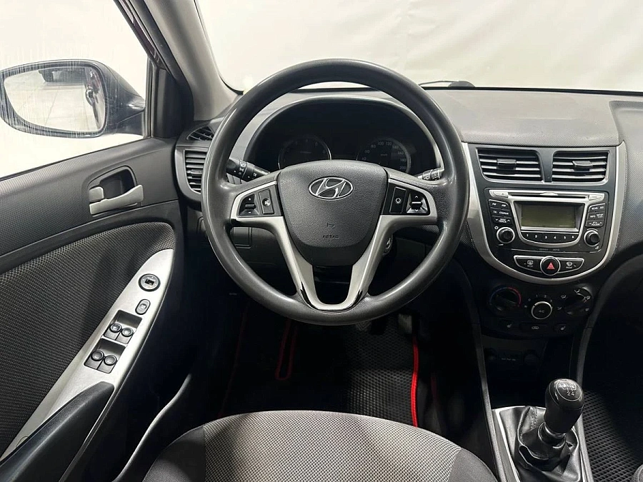 Hyundai Solaris, 2013г., передний привод, механика