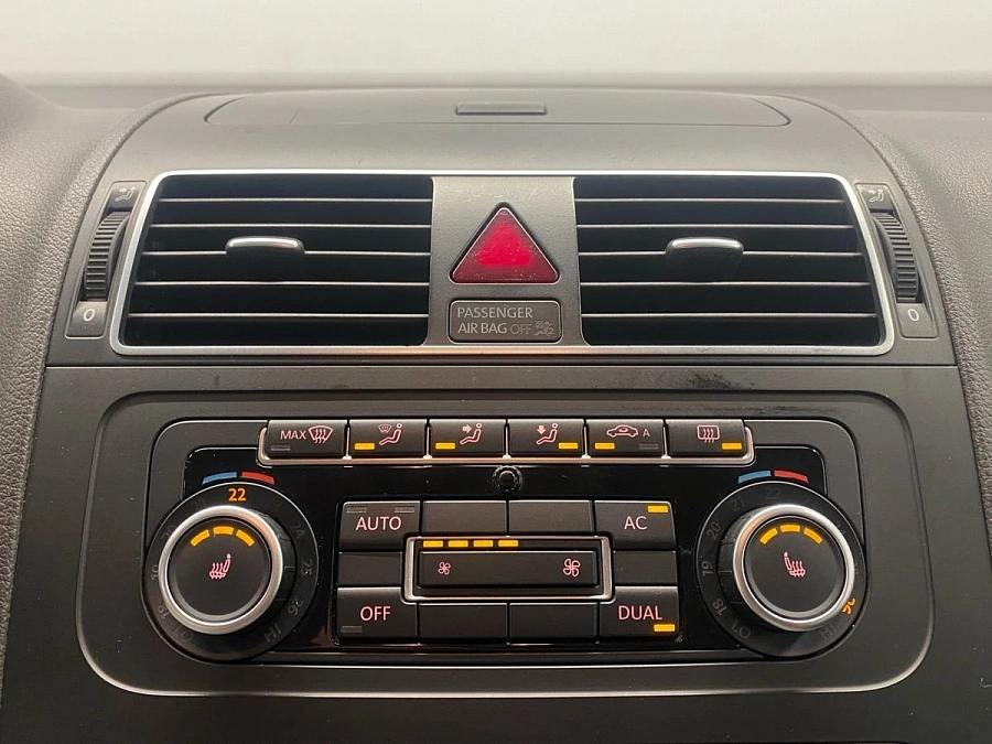 Volkswagen Touran, 2011г., передний привод, механика