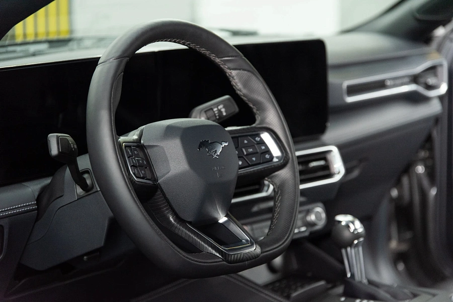 Ford Mustang, 2023г., задний привод, механика