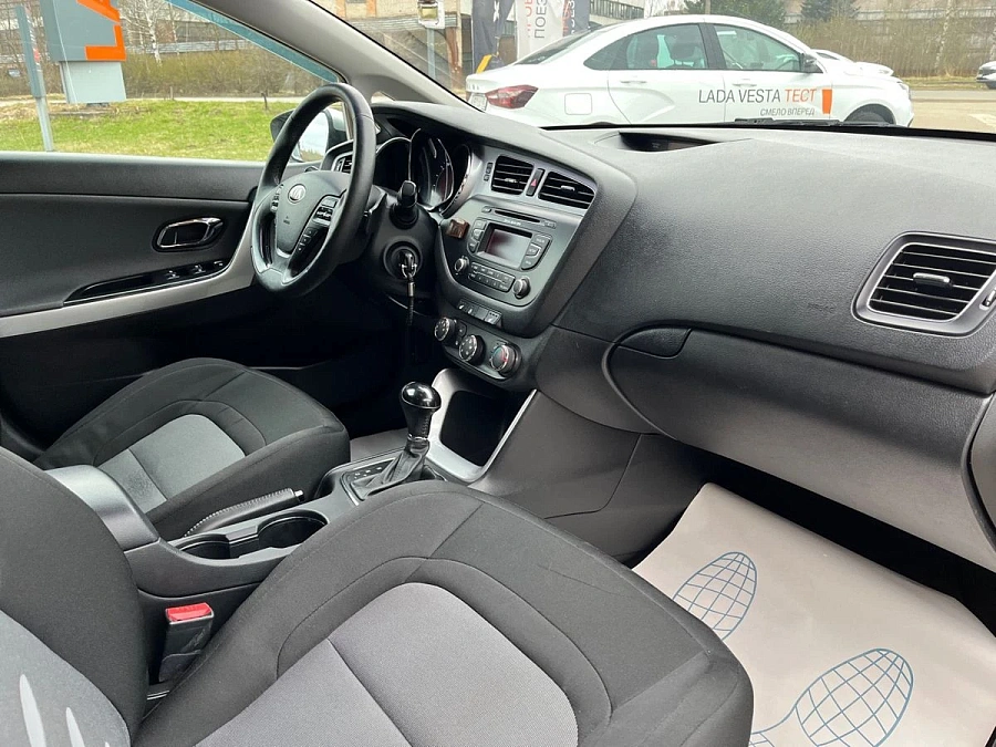 Kia Ceed, 2012г., передний привод, автомат