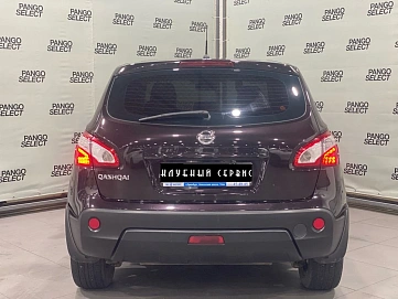Nissan Qashqai, 2011г, передний привод, механика