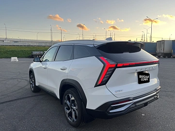 Geely Atlas, 2024г, передний привод, робот